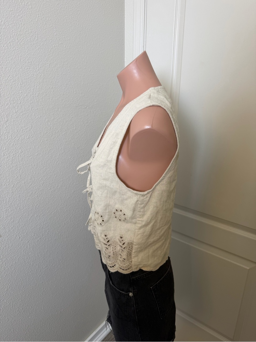 Zara Linen-Blend Cream Eyelet Tie-Front Sleeveless Top Sz XS - Picture 2 of 5